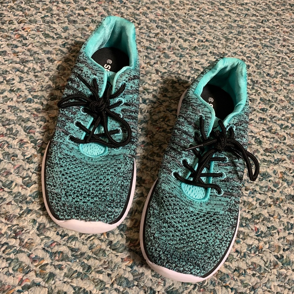 Women’s sneakers